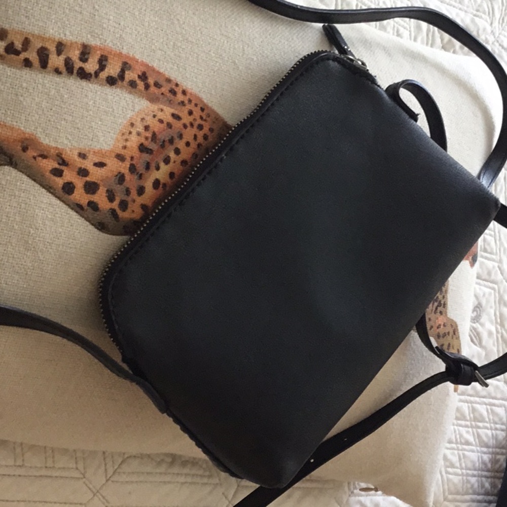 Universal Thread mini purse... - Picture 2 of 5